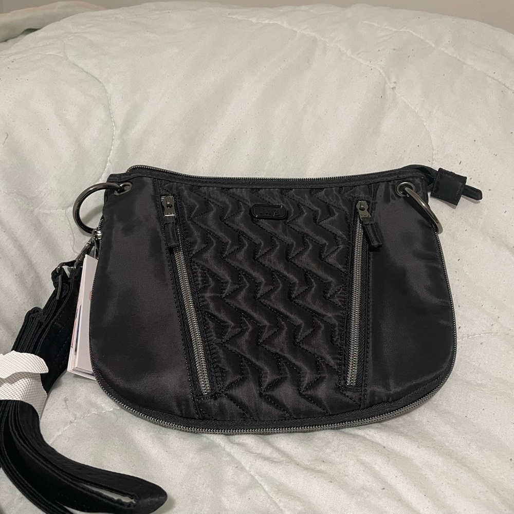 Lug swivel in midnight black NWT